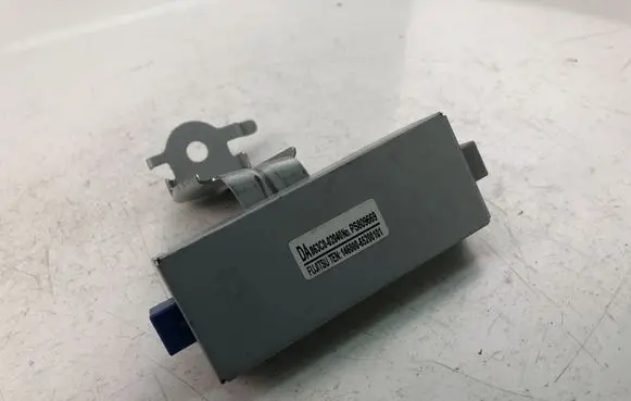 Toyota Corolla E120 E130 Aerial antenna amplifier 863C002040