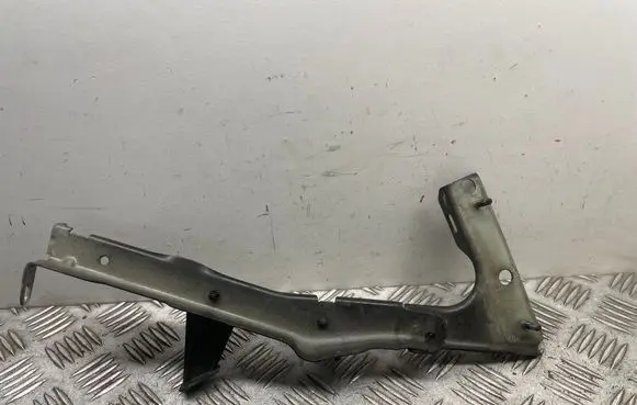 Audi S5 Fender mounting bracket 8T0821135C