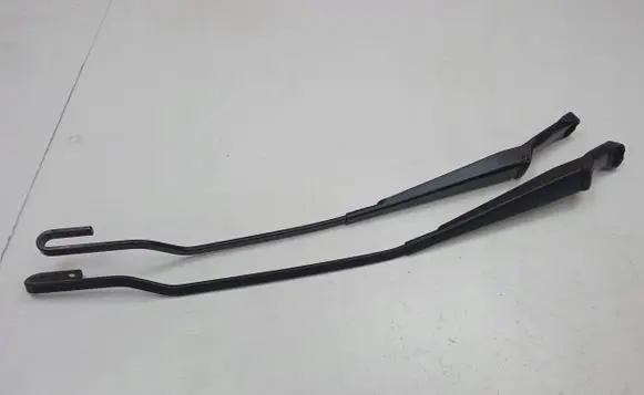 Volkswagen PASSAT B5.5 Front wiper blade arm
