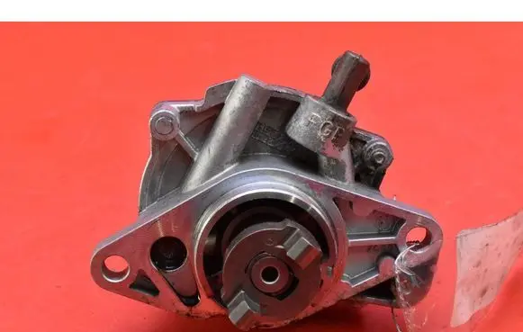 Suzuki Swift I Vacuum pump