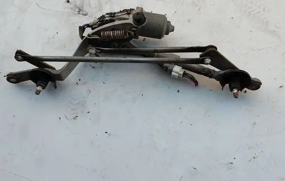 Toyota Auris 150 Front wiper linkage and motor