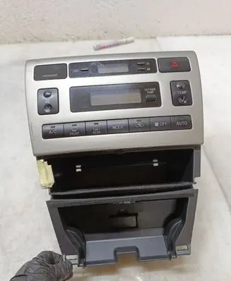 Toyota Corolla E120 E130 Climate control unit 554111A240 5593012392