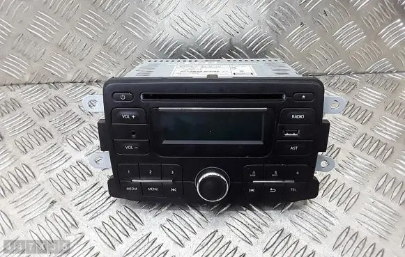 Radio/CD/DVD/GPS head unit