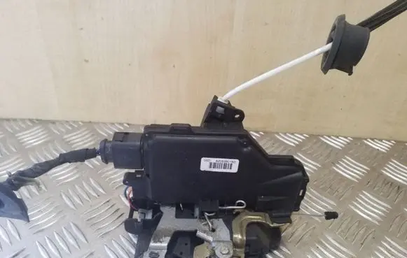 Audi A2 Rear door lock 8Z0839015D
