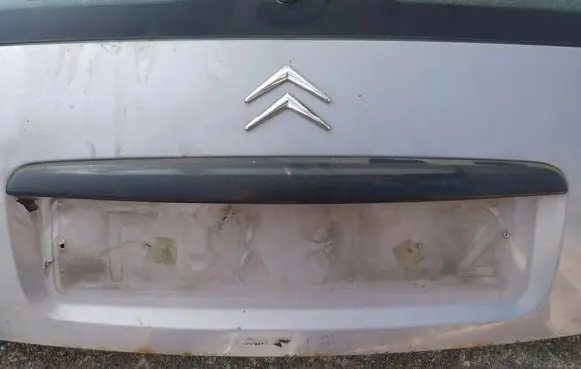 Citroen C3 Trunk door license plate light bar 
