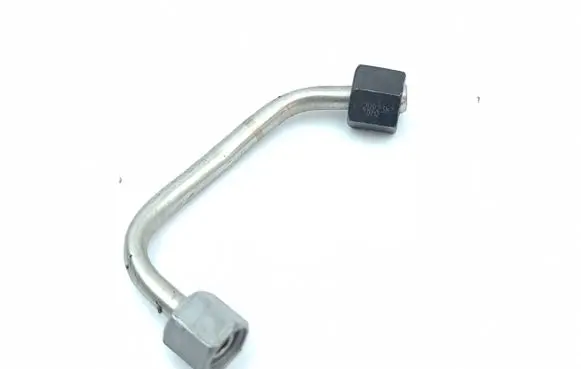 Opel Astra L Fuel injector supply line/pipe 