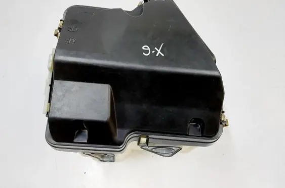 BMW X6 F16 Fuse box cover 7555120