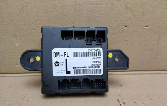 Jeep Cherokee Door control unit/module P68111321AG