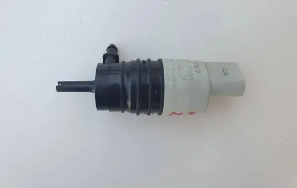 BMW M3 G80 Windscreen/windshield washer pump 7298309 P230727 M230726