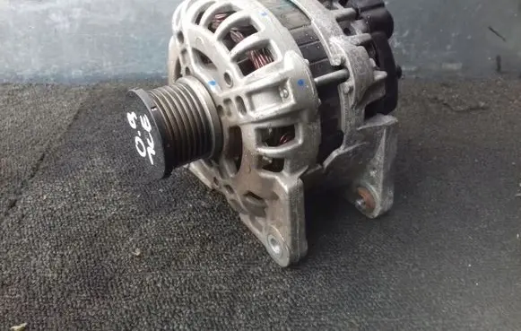 Renault Clio IV Generator/alternator 231008593R