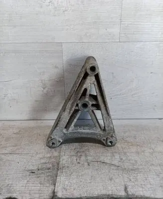 Jeep Wrangler Generator/alternator bracket 04627047AA