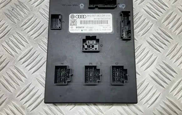 Audi A4 S4 B8 8K Comfort/convenience module 8K0907063DH