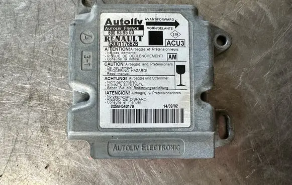 Renault Scenic I Airbag control unit/module 8200117652B