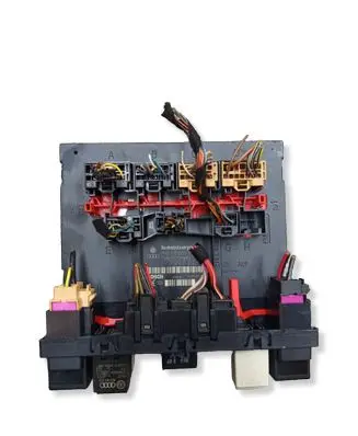 Audi A3 S3 8P Comfort/convenience module H43S1201 8P0907279E F005V00518