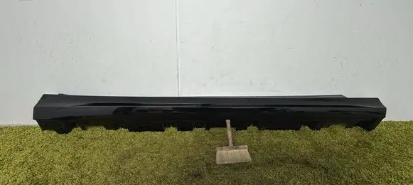 Mercedes-Benz GLE W167 Foot area side trim A1676982301 1676982301