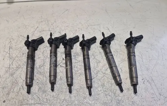 Mercedes-Benz CLS C219 Fuel injector A6420901387 04451150064