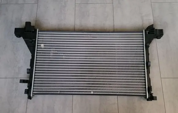 Renault Master III Coolant radiator 214106556R