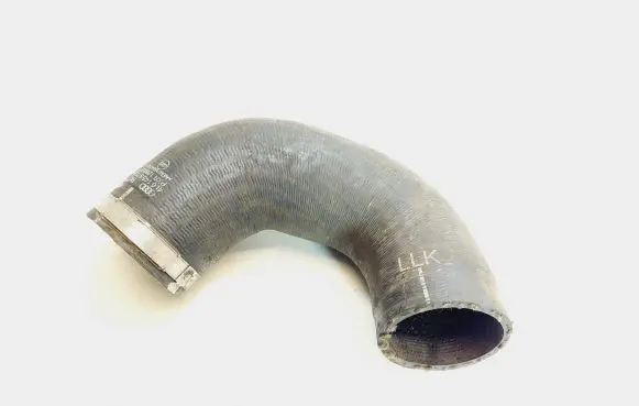 Audi Q7 4L Intercooler hose/pipe 4L0145972A