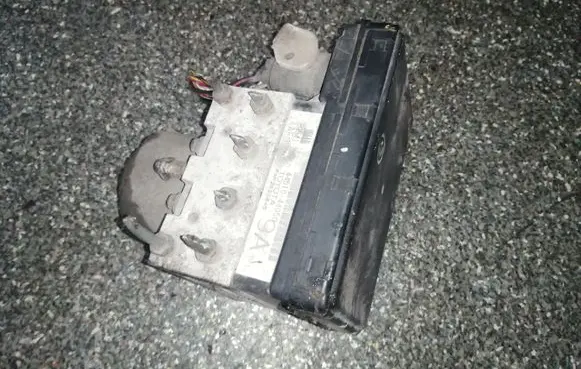 Toyota Avensis Verso ABS Pump 4451044050