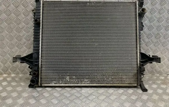 Volvo XC90 Coolant radiator 30681495