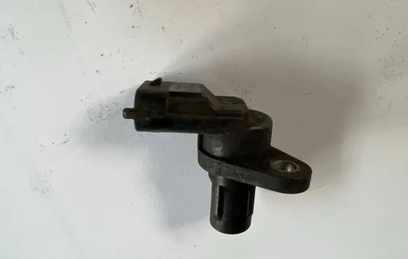 Hyundai i30 Camshaft position sensor 393002A000 79119