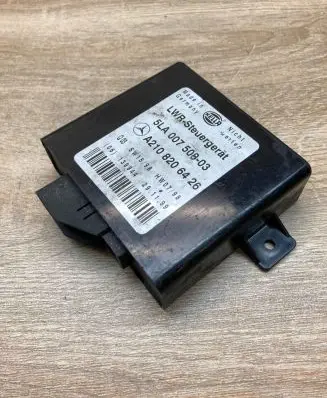 Mercedes-Benz E W210 Light module LCM A2108206426