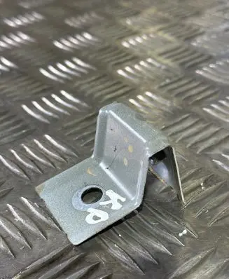 Volkswagen Polo VI Fender mounting bracket 2G0809471