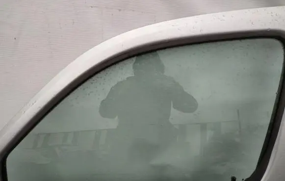 Citroen Berlingo Front door window glass four-door