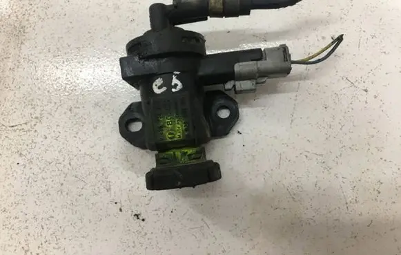 Citroen C5 Turbo solenoid valve 9635704389