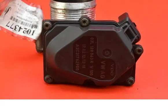 Volkswagen PASSAT CC Throttle body valve 03L128063R