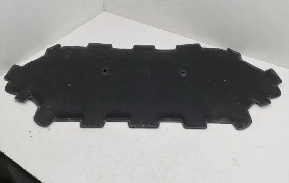 Engine bonnet/hood sound/heat insulation
