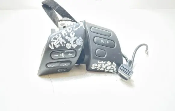 Steering wheel buttons/switches