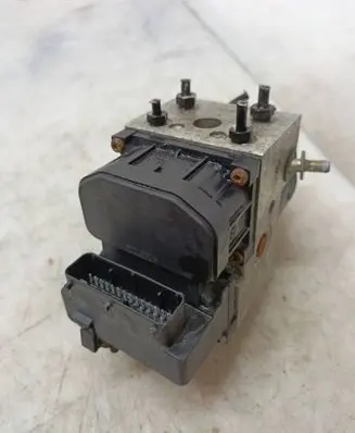 Volkswagen PASSAT B5 ABS Pump 0265216559 8E0614111AB