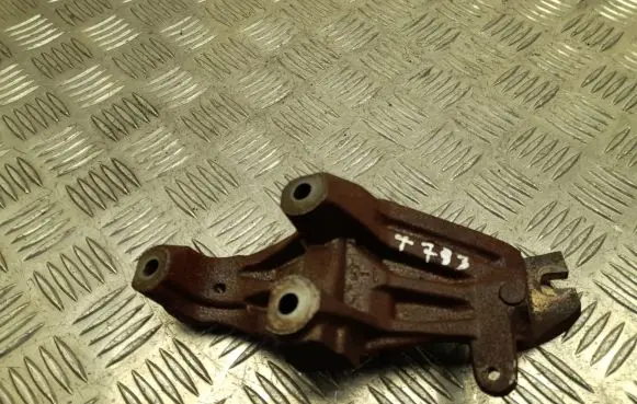 Mercedes-Benz C W206 Engine mounting bracket A6540961700