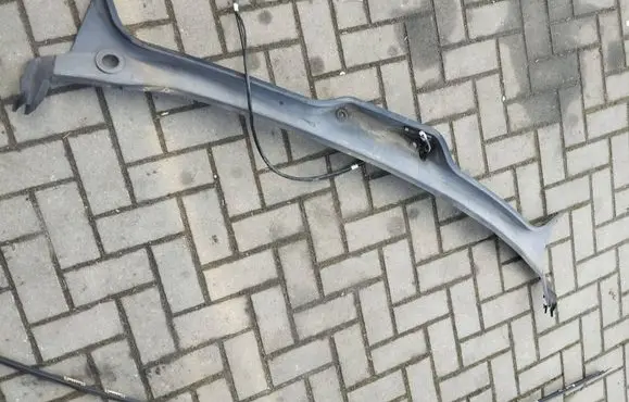 BMW 7 E65 E66 Wiper trim 7065284 24707001