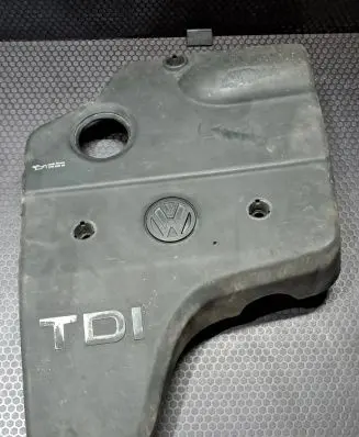 Volkswagen PASSAT B4 Engine cover (trim) 028103935C 012676