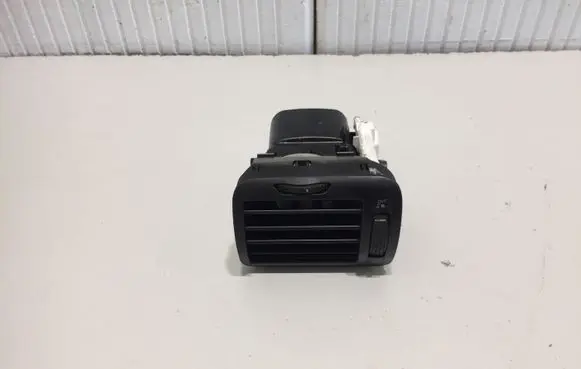 Volkswagen PASSAT B5 Dashboard side air vent grill/cover trim 3B0819704