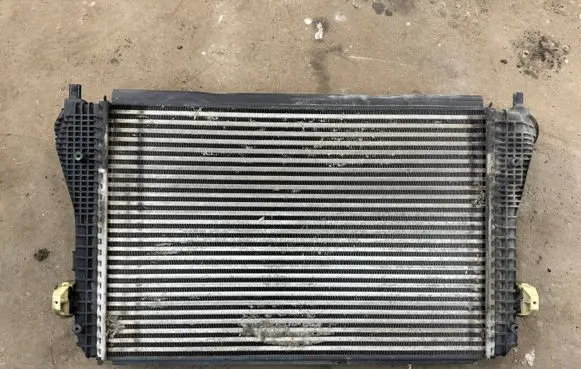 Volkswagen Golf VI Intercooler radiator 