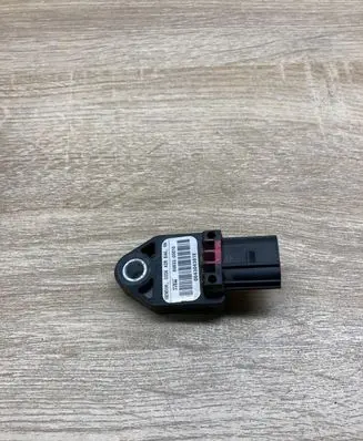 Toyota Avensis T250 Airbag deployment crash/impact sensor 8983305010 064304381E