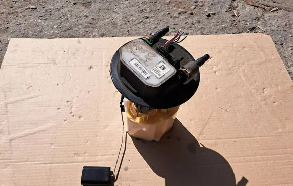 Peugeot 308 In-tank fuel pump 9677816480