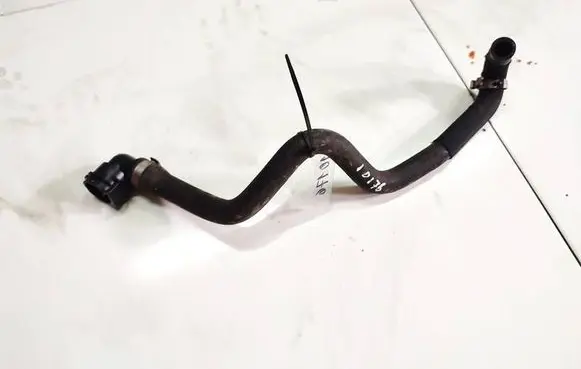 Engine coolant pipe/hose