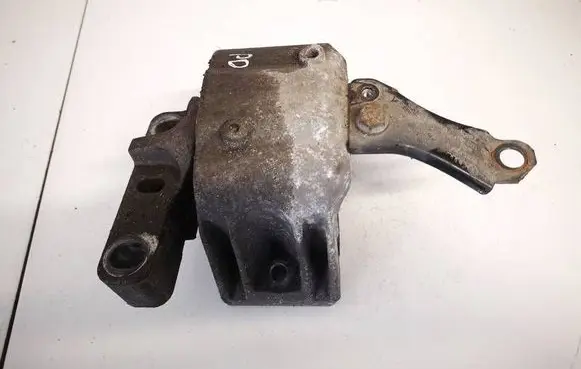 Engine mount bracket