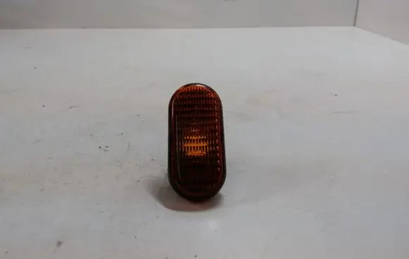 Renault Clio II Front fender indicator light 7700822136