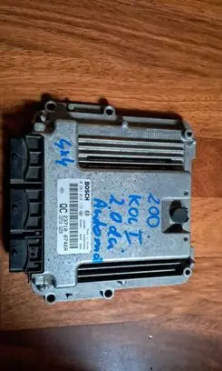 Renault Koleos I Engine control unit/module 237100746R