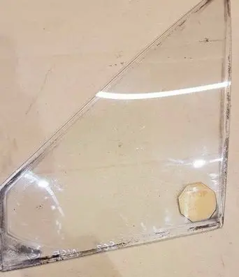 Volkswagen Scirocco Front vent window/glass (coupe) 533845251
