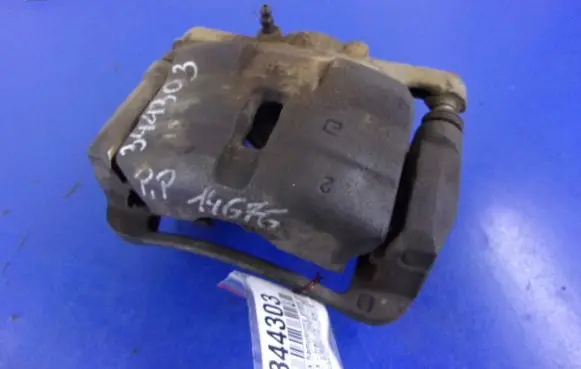 Nissan X-Trail T30 Front brake caliper