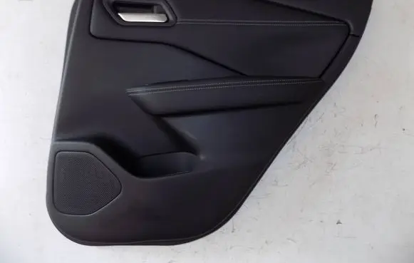 Nissan Qashqai J12 Coupe rear side trim panel 829A06UA4A