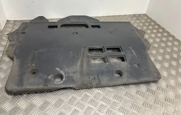 Citroen DS4 Engine splash shield/under tray 9682780380