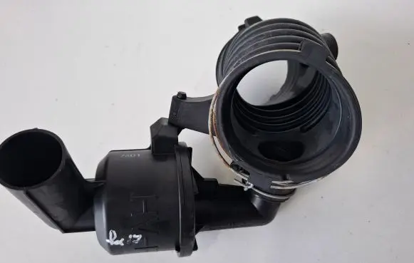 Lexus RX 450H Intake resonator 1788131431 1789831030 1788031411