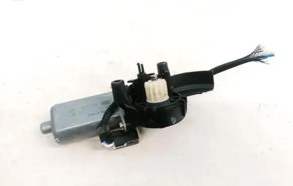 Mercedes-Benz E W210 Seat adjustment motor 0390201939